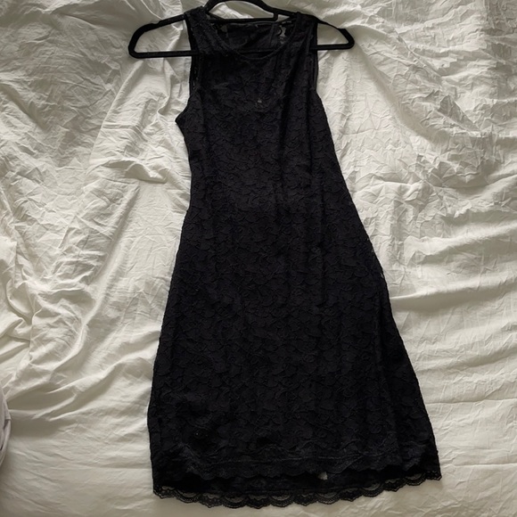 Black lace dress - Picture 1 of 5